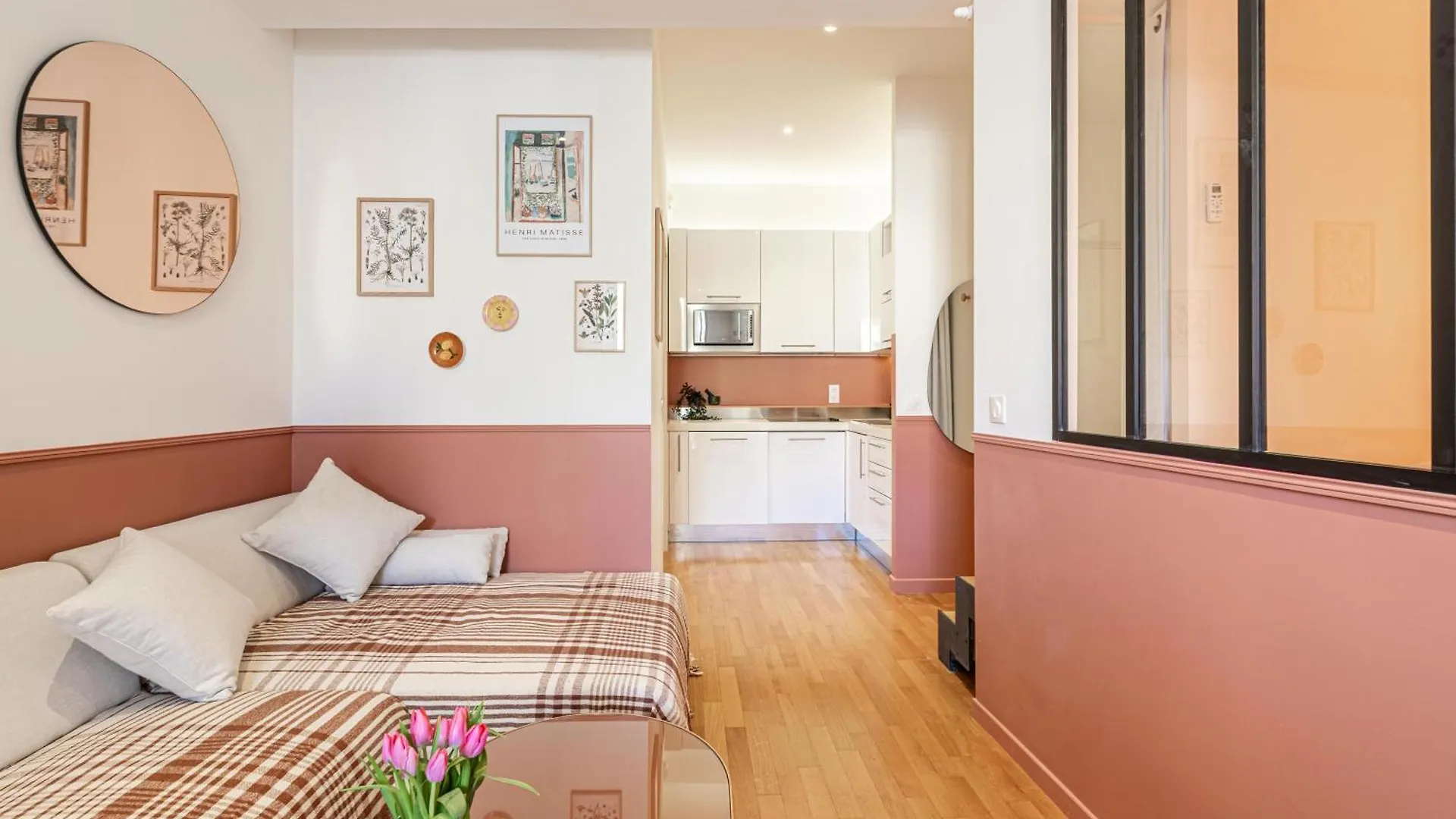 New! Remodeled Appartement In The Heart Of Nice, Beach 3 Min, 2Br, Ac, Elevator, Amazing Little Terrace, Best Location! Apartment