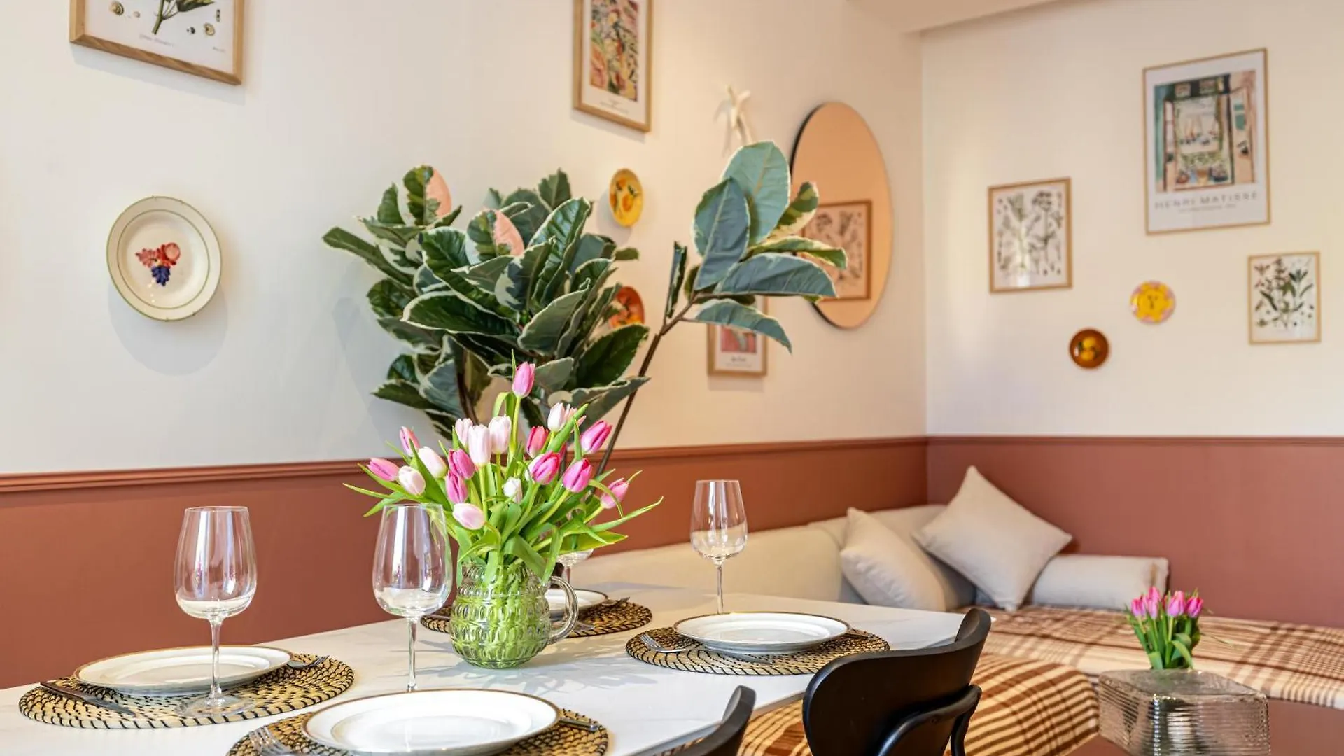 New! Remodeled Appartement In The Heart Of Nice, Beach 3 Min, 2Br, Ac, Elevator, Amazing Little Terrace, Best Location!