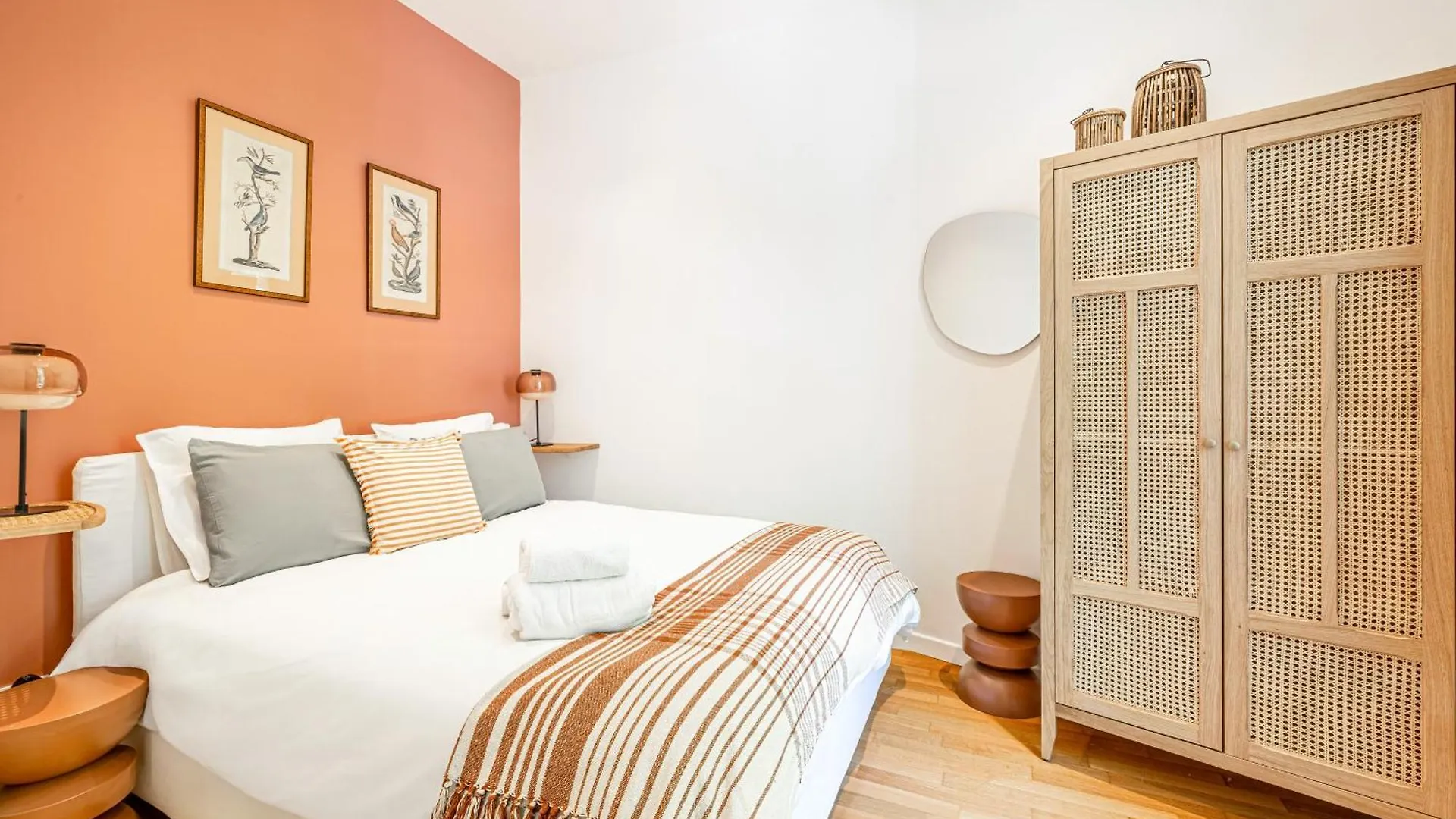 New! Remodeled Appartement In The Heart Of Nice, Beach 3 Min, 2Br, Ac, Elevator, Amazing Little Terrace, Best Location! 0*, ニース フランス