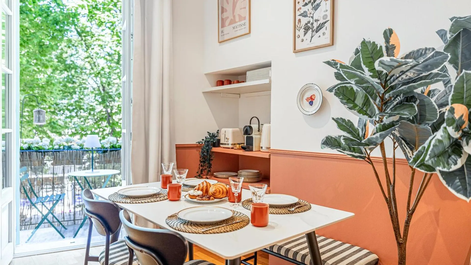 New! Remodeled Appartement In The Heart Of Nice, Beach 3 Min, 2Br, Ac, Elevator, Amazing Little Terrace, Best Location! アパート ニース