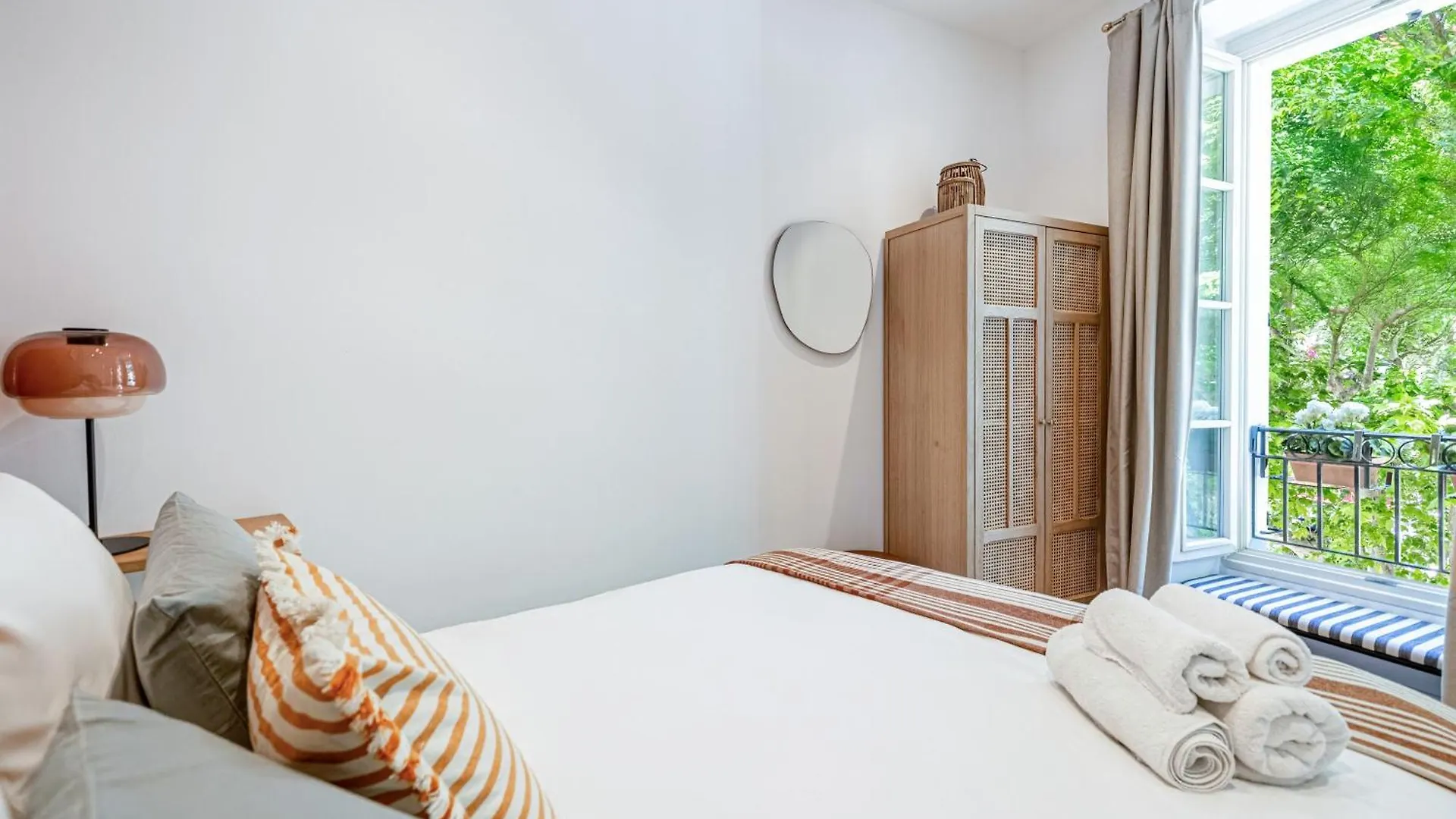 דירה New! Remodeled Appartement In The Heart Of Nice, Beach 3 Min, 2Br, Ac, Elevator, Amazing Little Terrace, Best Location!